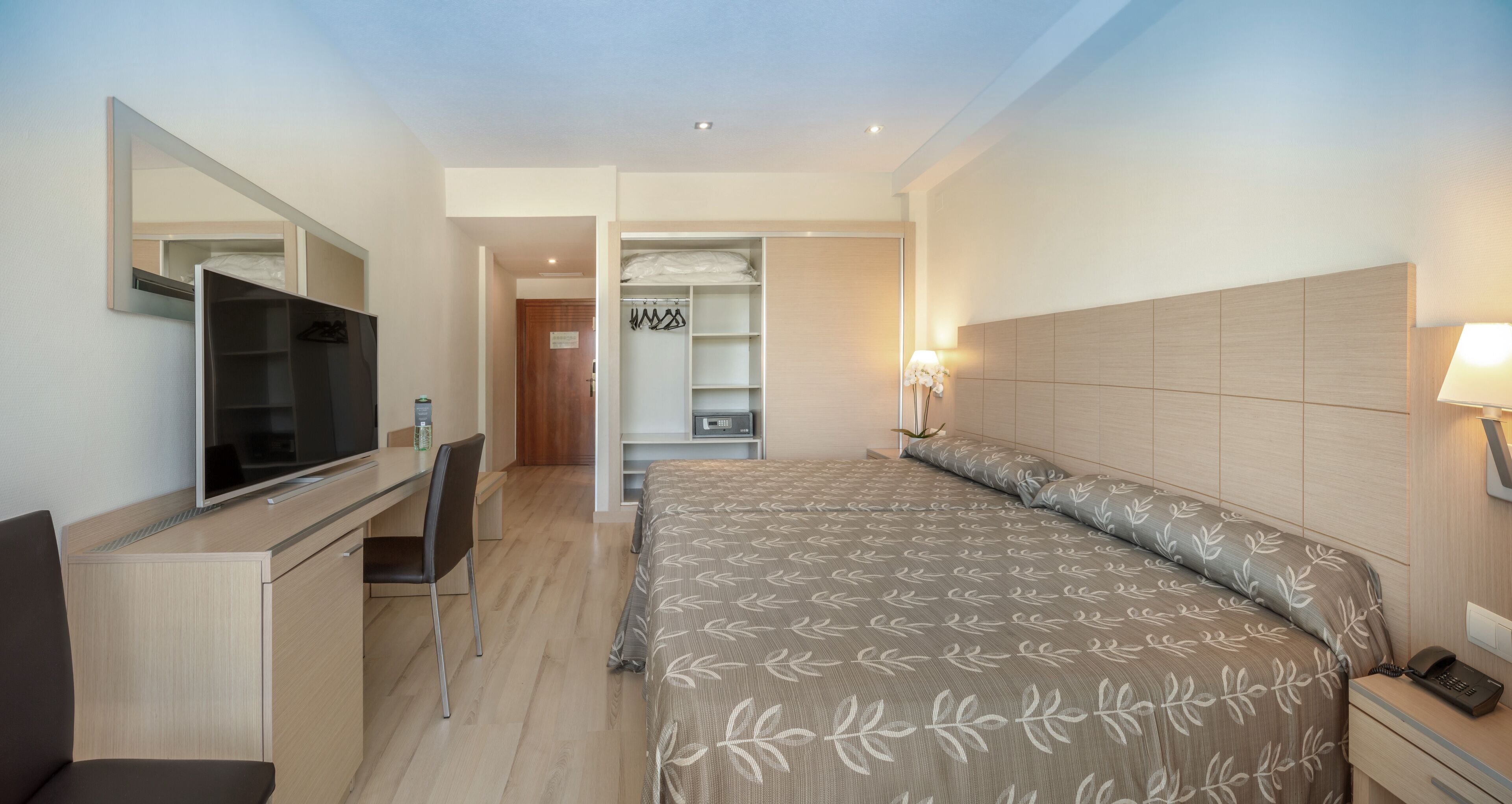 1 bedroom, minibar, in-room safe, desk