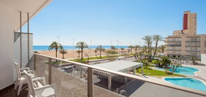 Tweepersoonskamer, terras, uitzicht op zee | Uitzicht vanuit de kamer