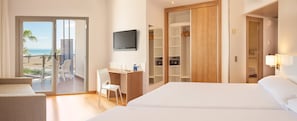 Minibar, in-room safe, desk, blackout curtains - RH Bayren Hotel & Spa By Hoteles RH (Gandia)