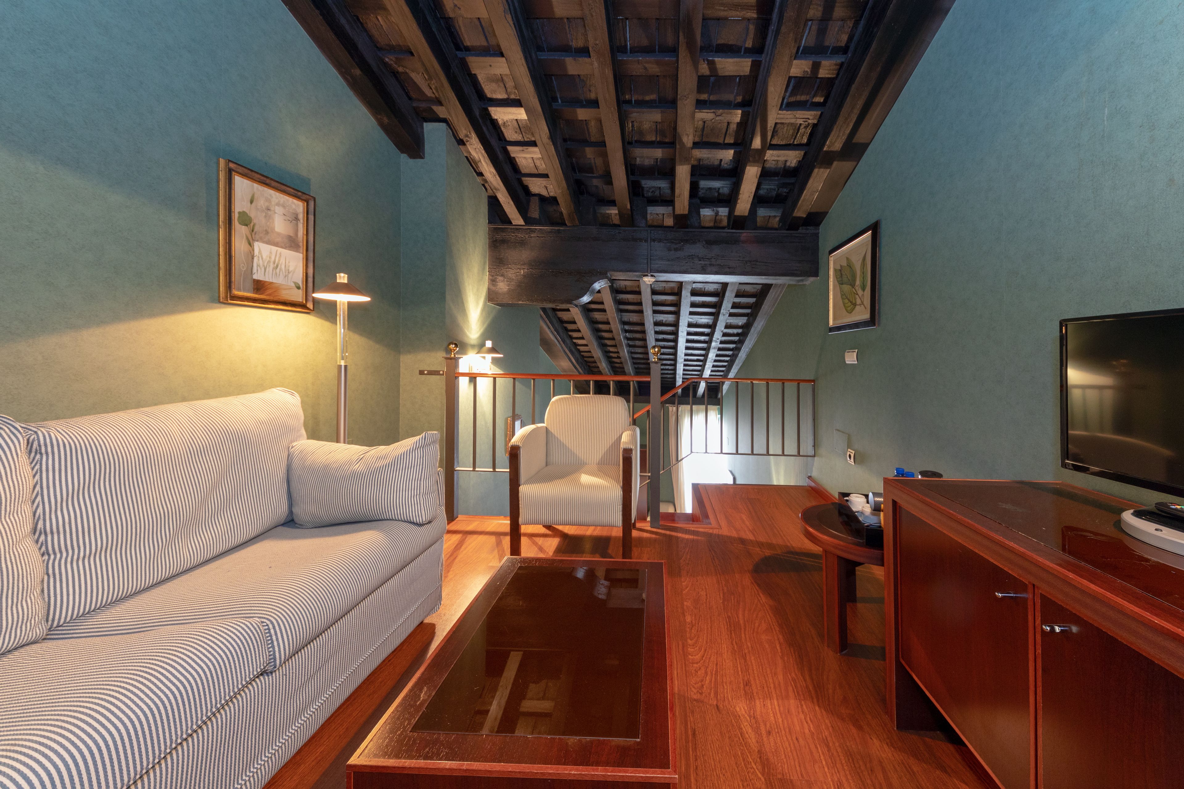 1 bedroom, in-room safe, desk, soundproofing