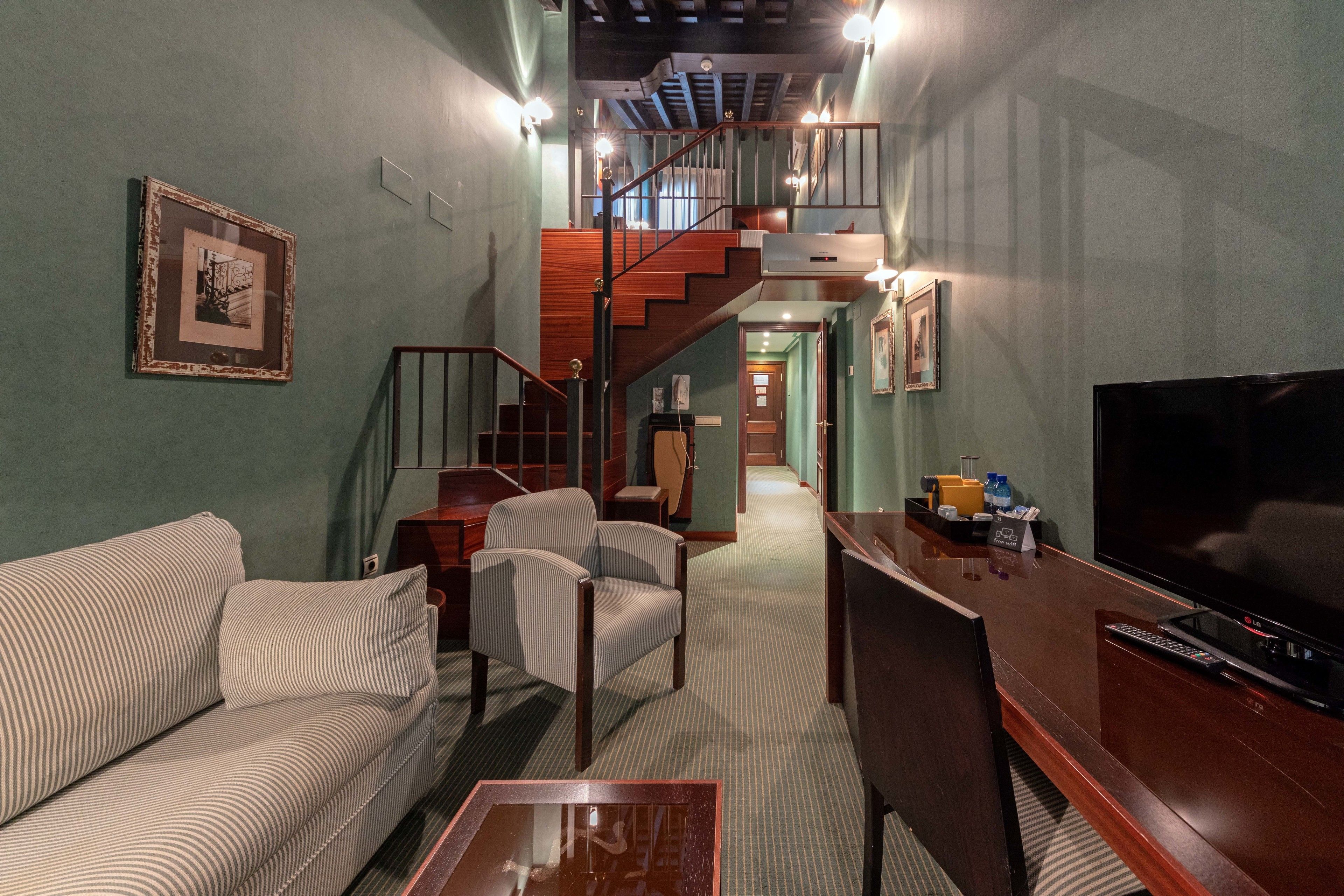 1 bedroom, in-room safe, desk, soundproofing