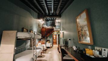 Family Room | In-room safe, desk, soundproofing, free cots/infant beds