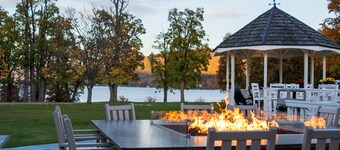 Fort William Henry Hotel and Conference Center