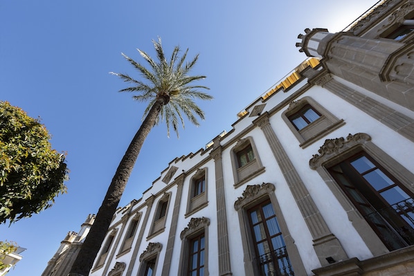 Fachada de la propiedad