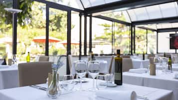 Lunch and dinner served, Mediterranean cuisine