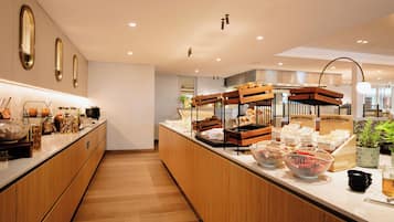 Frokostbuffé hver dag (EUR 22.50 per person)