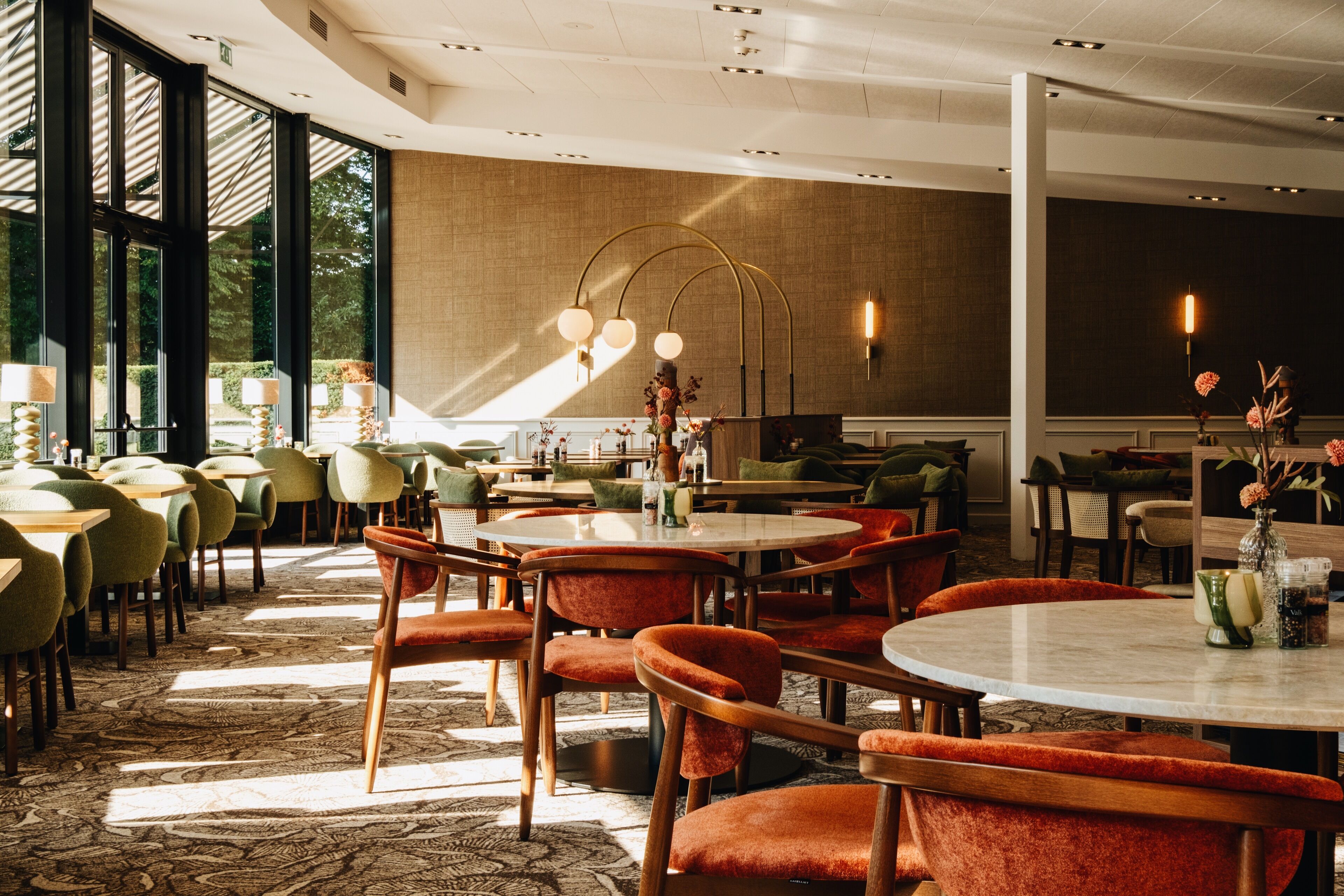 Breakfast, lunch and dinner served