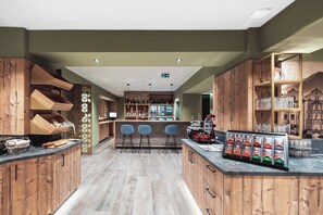 Petit déjeuner buffet (20 EUR par personne)