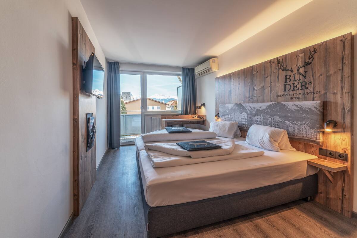 Habitación ejecutiva doble (Free Wifi) | Ropa de cama hipoalergénica, caja fuerte, escritorio y cortinas opacas