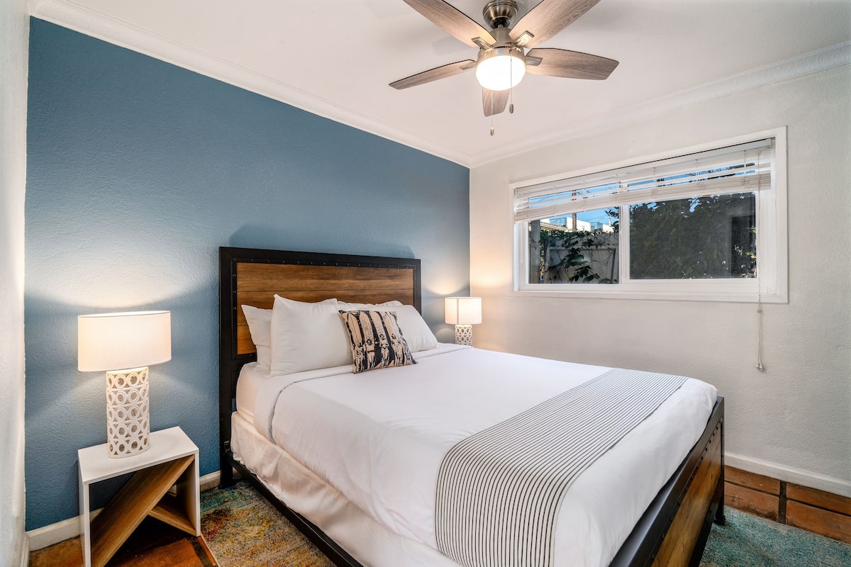 Apartment Suite with Garden View | Iron/ironing board, WiFi (free), bed sheets