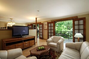 Coffres-forts dans les chambres, bureau, fer et planche à repasser