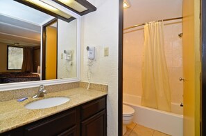 Bathroom sink - Stay Express Inn Athens (Athens)
