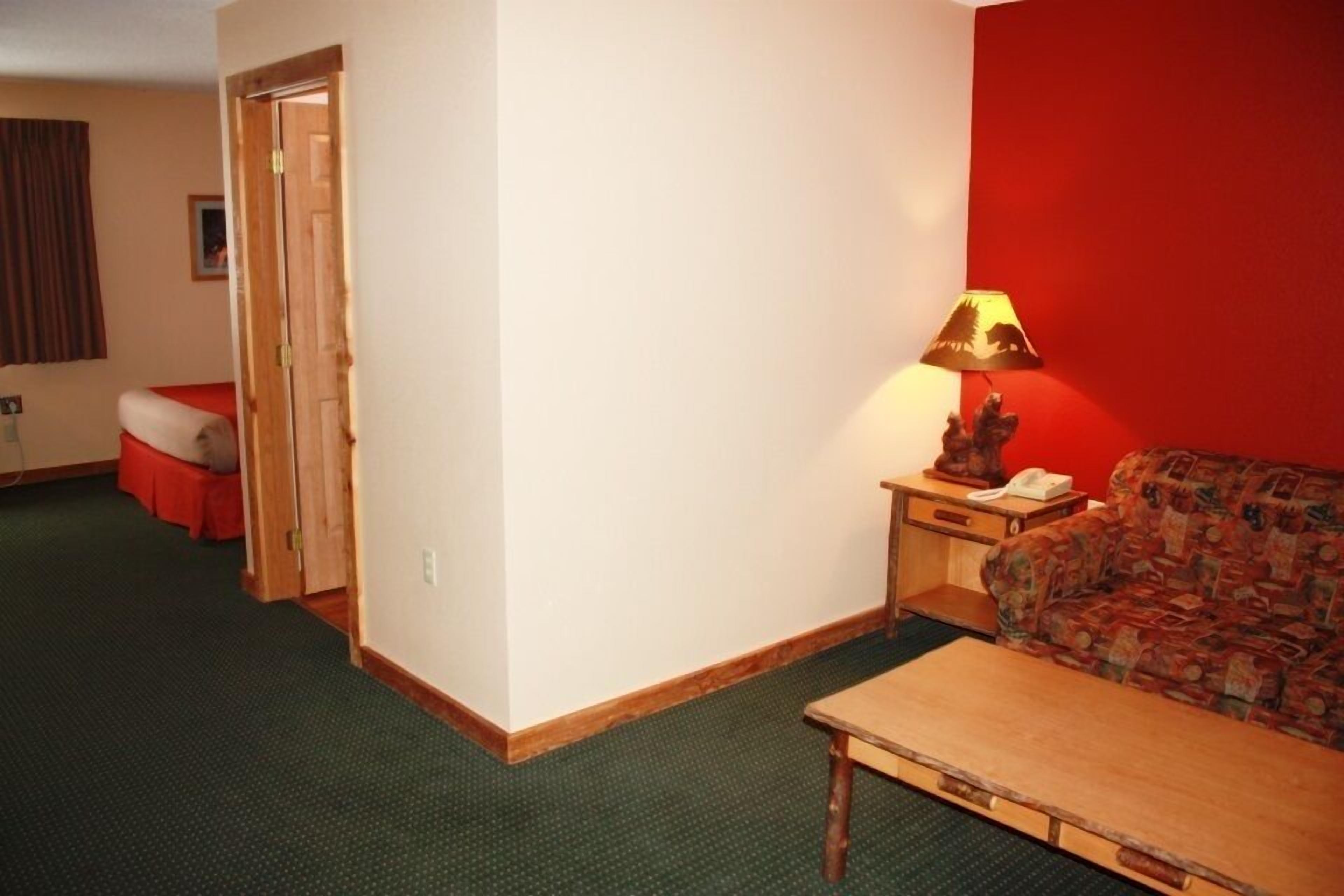 standard room, 1 queen bed | blackout curtains, iron/ironing board, free cots/infant beds