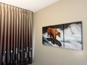 ห้องสแตนดาร์ด, เตียงควีนไซส์ 2 เตียง, ปลอดบุหรี่ | ตู้นิรภัยในห้องพัก, โต๊ะทำงาน, ผ้าม่านกันแสง, เตารีด/โต๊ะรีดผ้า