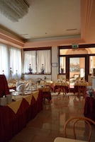 Colazione a buffet inclusa, servita tutte le mattine 