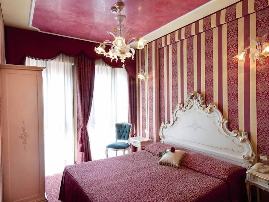 Double or Twin Room | In-room safe, soundproofing, free WiFi, bed sheets