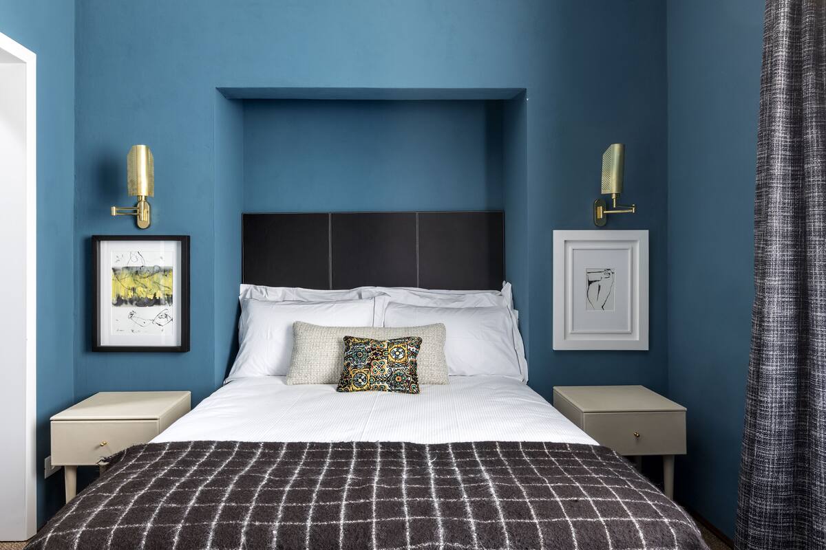 Doppia Small | Bộ đồ giường cao cấp, nệm có lớp đệm bông, minibar 