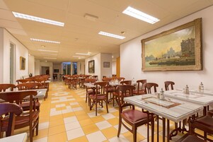 Desayuno buffet todos los días (con cargo)