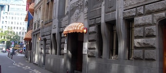Rho Hotel