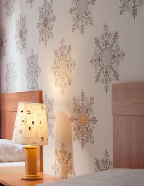 Quarto casal conforto, 1 cama de casal ou 2 camas de solteiro | 1 quarto, frigobar, cofres nos quartos, Wi-Fi de cortesia