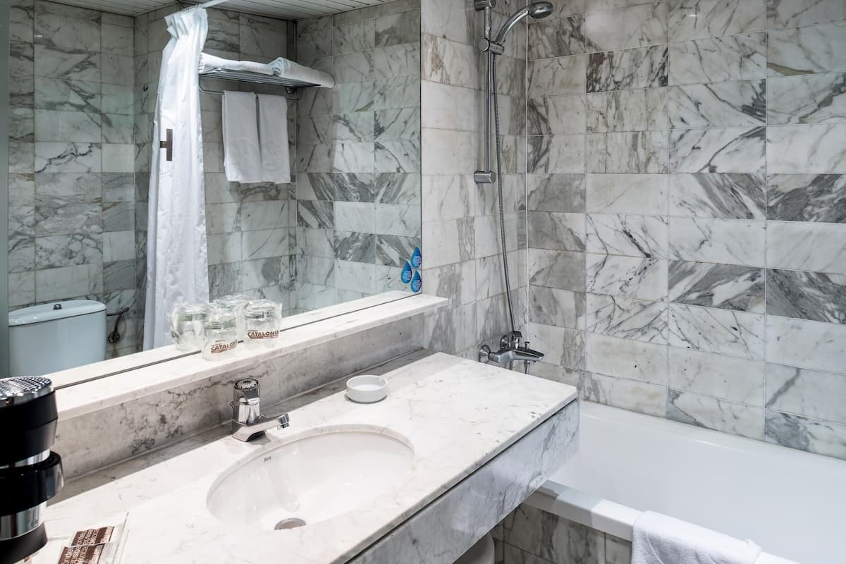 Baño | Amenidades de baño ecológicas, secadora de cabello, toallas