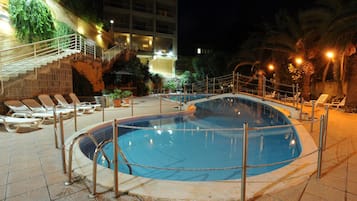 Piscina externa sazonal