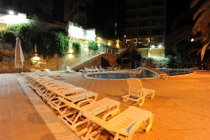 شرفة على السطح