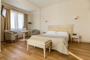 Minibar, in-room safe, desk, soundproofing