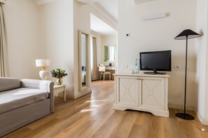 Minibar, in-room safe, desk, soundproofing - Hotel Catalunya (Alghero)