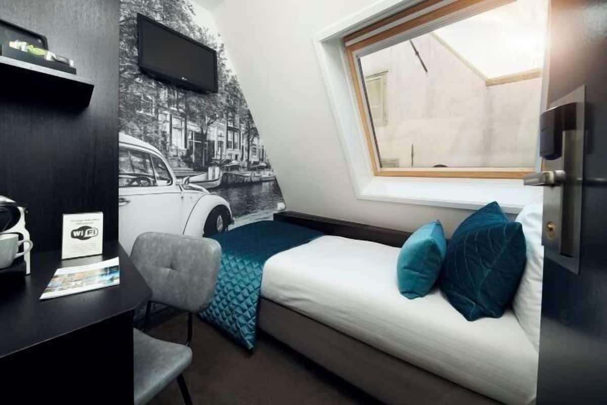 In-room safe, desk, blackout drapes, iron/ironing board (on request)