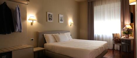 Egyptian cotton sheets, premium bedding, pillowtop beds, minibar