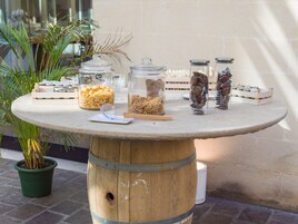 Free daily continental breakfast