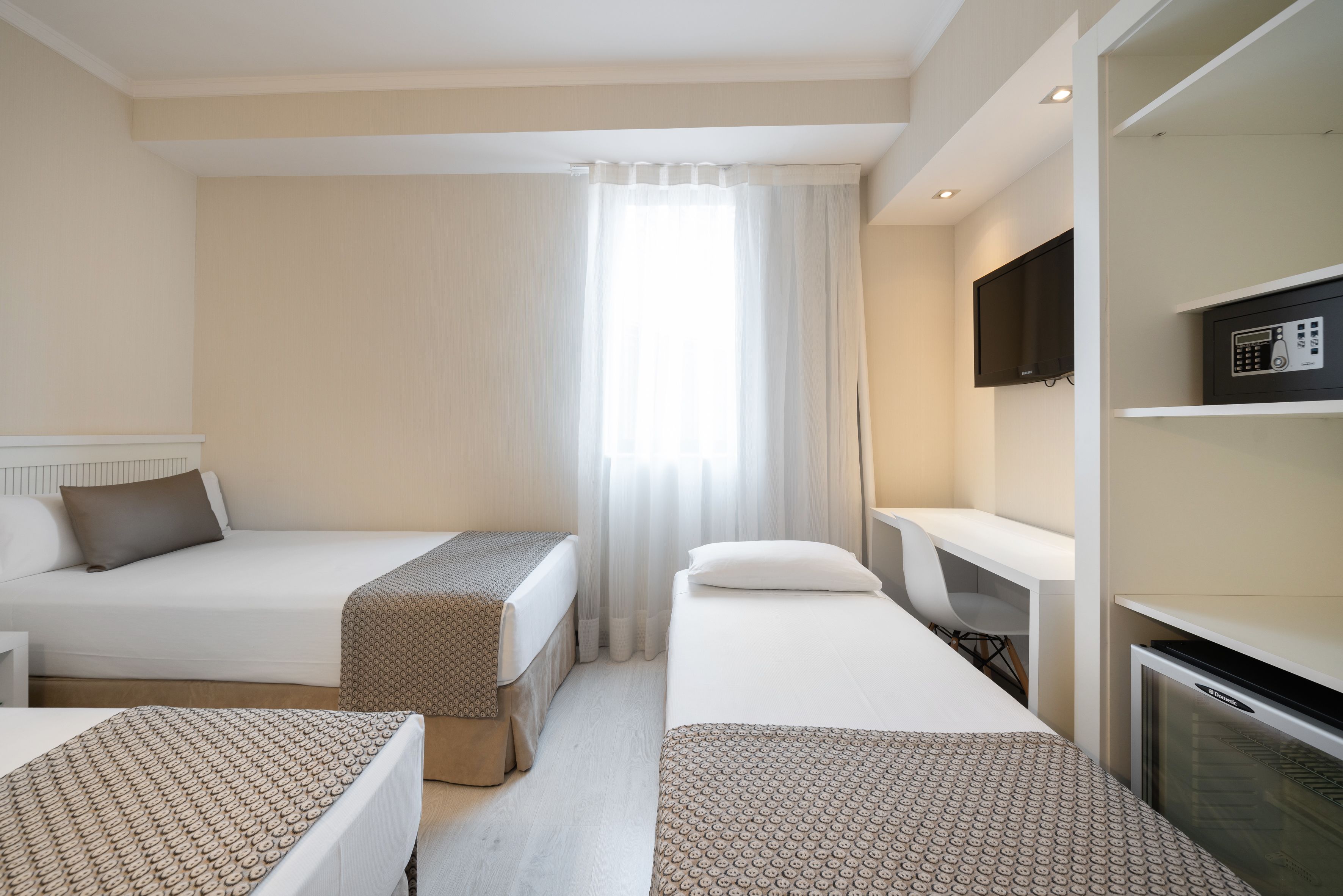 triple room | minibar, in-room safe, desk, soundproofing