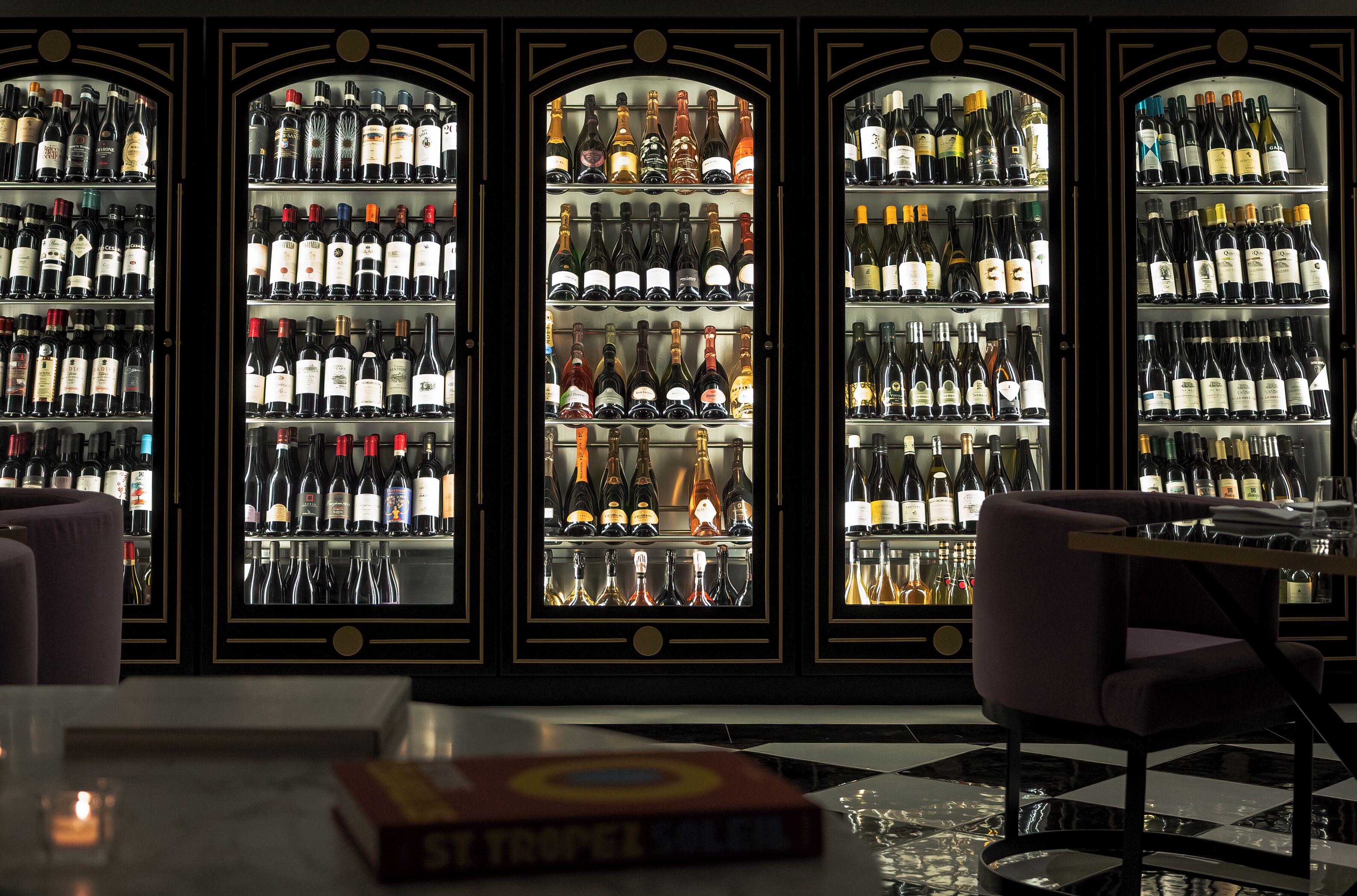 2 restaurants, breakfast served