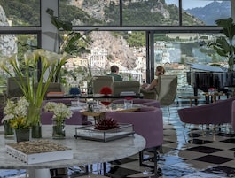 2 restaurants, breakfast served