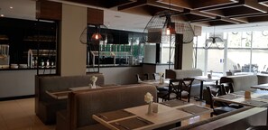 Aperto a colazione, pranzo e cena