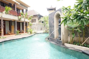 ด้านหน้าที่พัก
