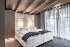 Down duvets, minibar, in-room safe, desk