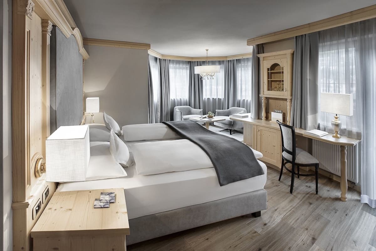 1 bedroom, down duvets, minibar, in-room safe