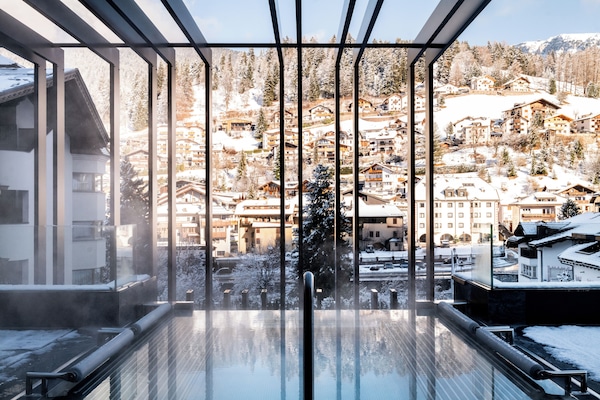 Couples treatment rooms, sauna, hot tub, steam room, Turkish bath
