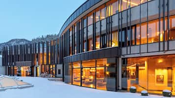 Fassade der Unterkunft – Abend/Nacht