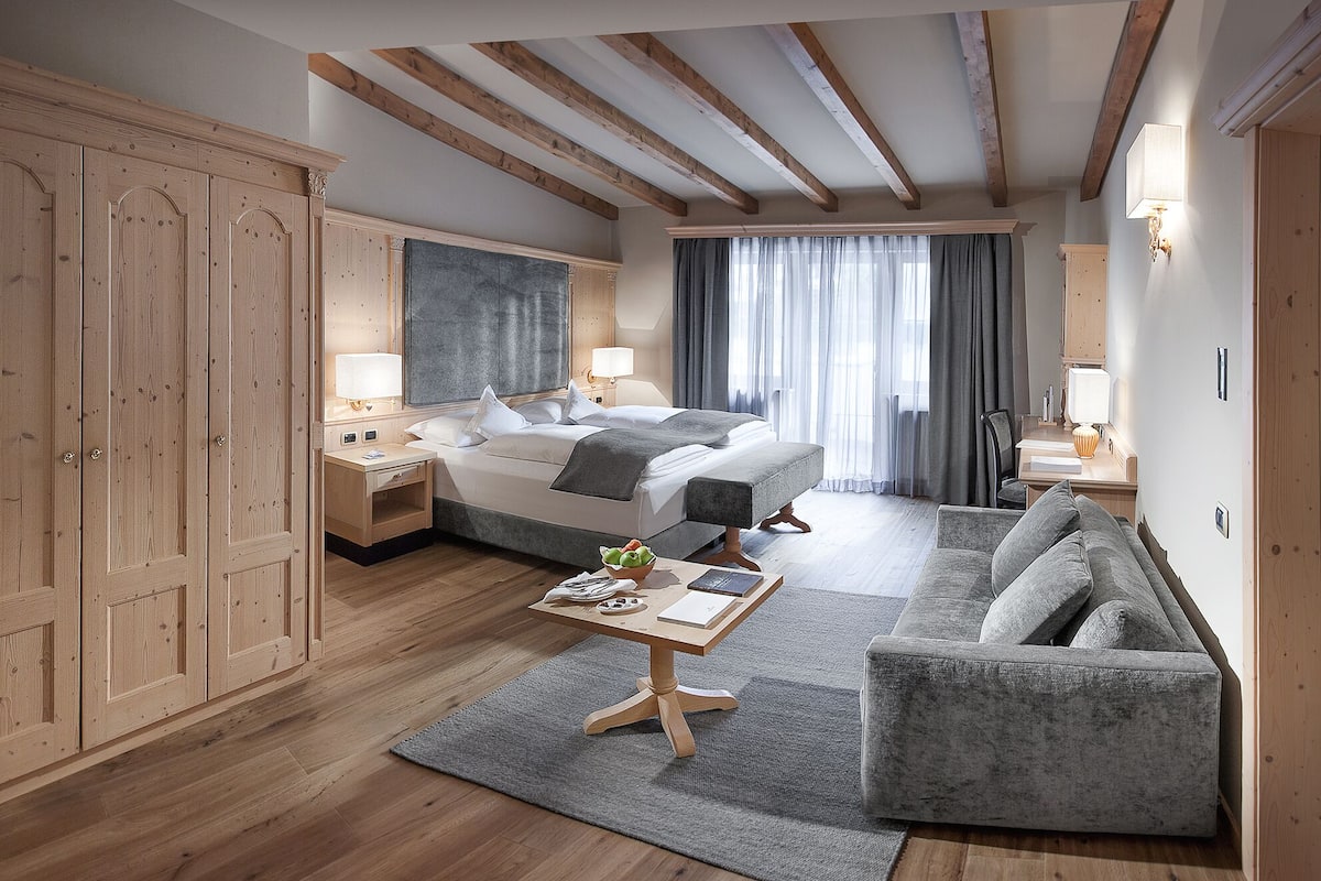 1 bedroom, down duvets, minibar, in-room safe