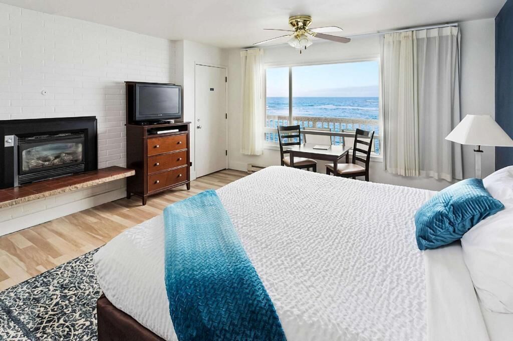 Iron/ironing board, free WiFi, bed sheets, alarm clocks