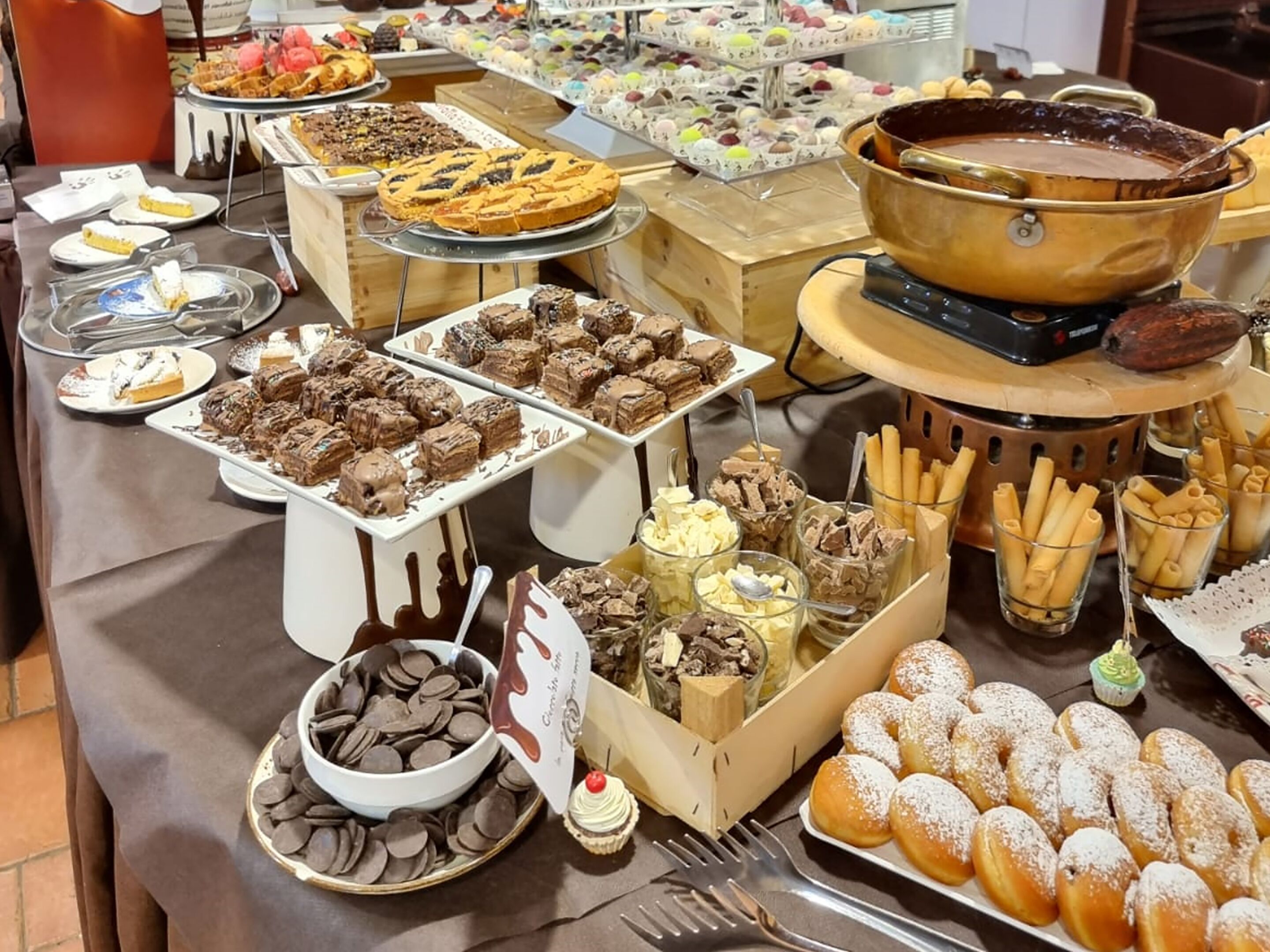 daily full breakfast (eur 9 per person)