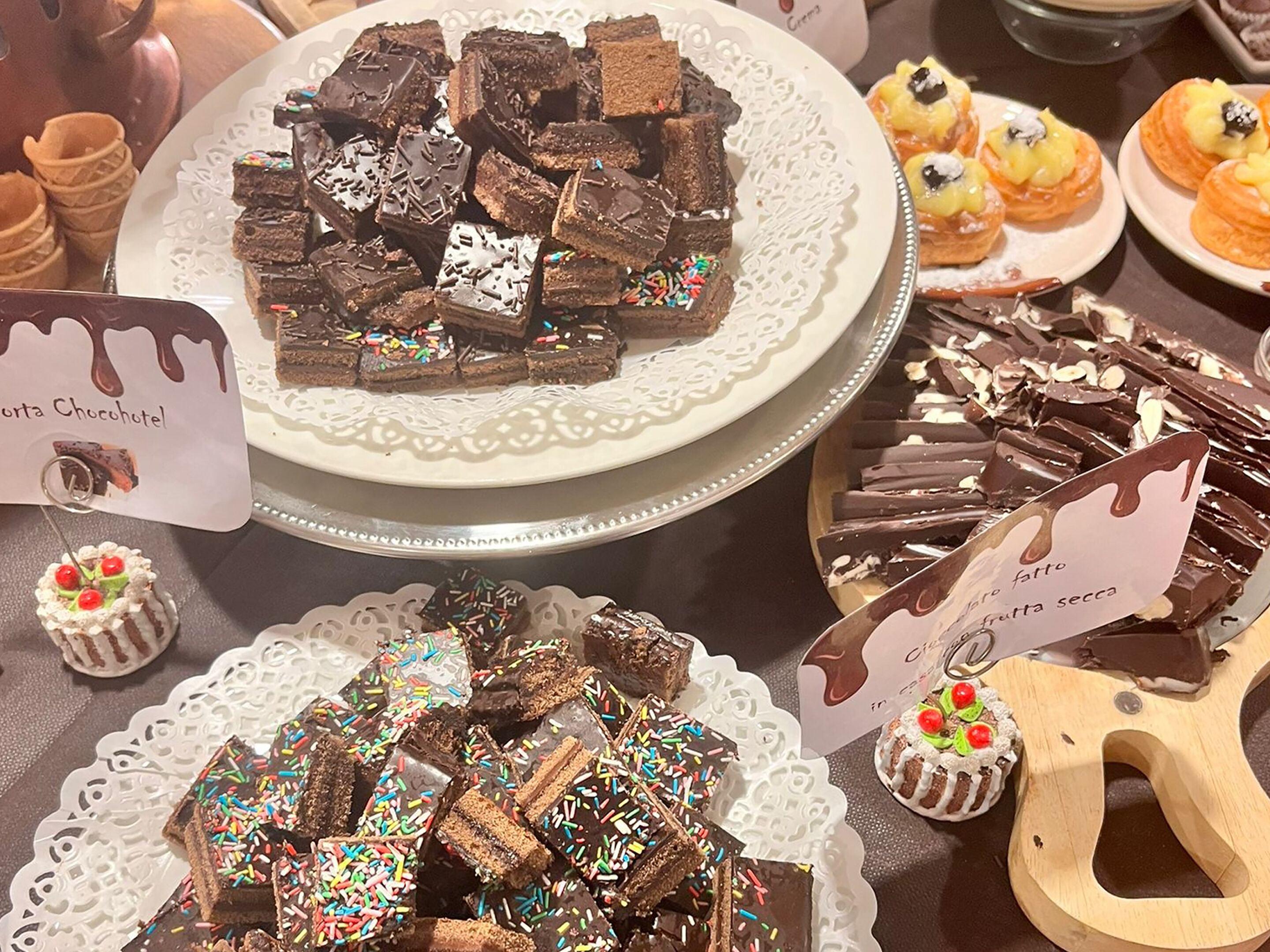 daily full breakfast (eur 9 per person)