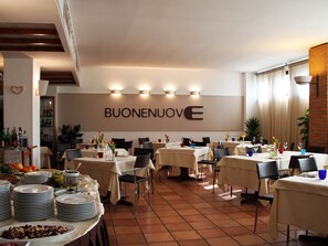 Frühstück und Abendessen