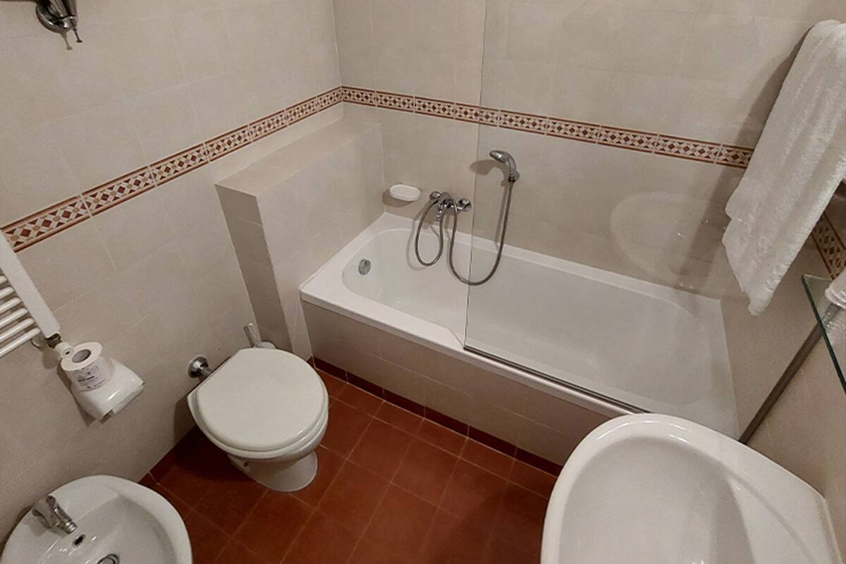 double room single use | 1 bedroom, minibar, desk, blackout curtains