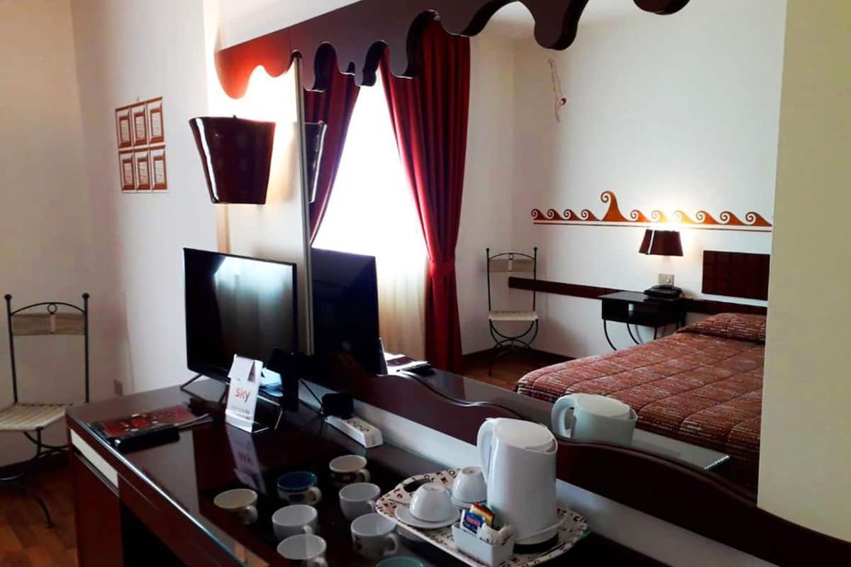 1 bedroom, minibar, desk, blackout curtains