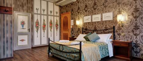 Tallelokero huoneessa, pimennysverhot, ilmainen Wi-Fi, vuodevaatteet