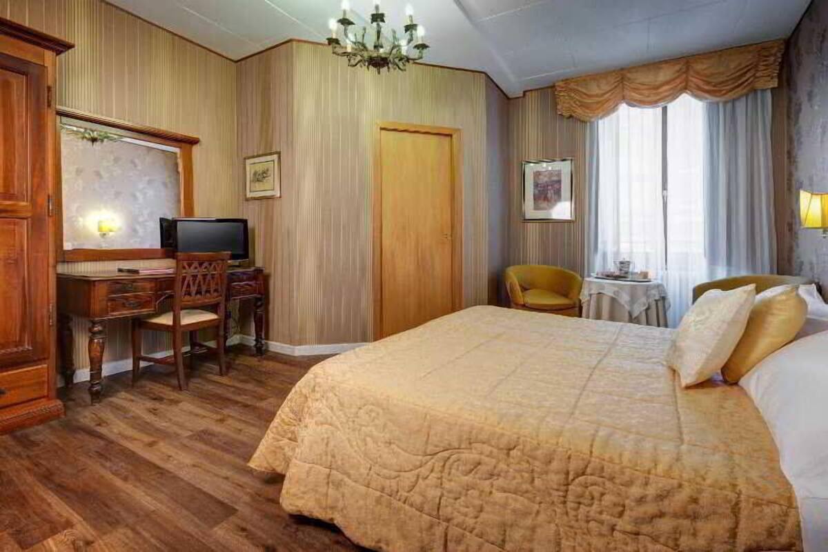 In-room safe, blackout curtains, free WiFi, alarm clocks